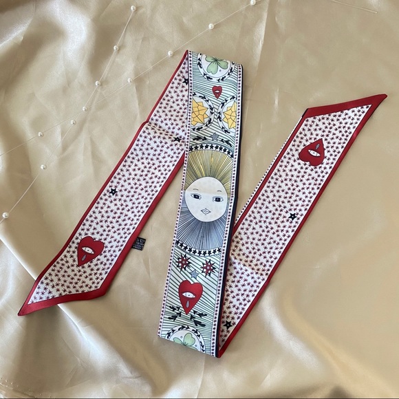 Tarot Sun Heart Art Print Narrow Scarf - Picture 3 of 9